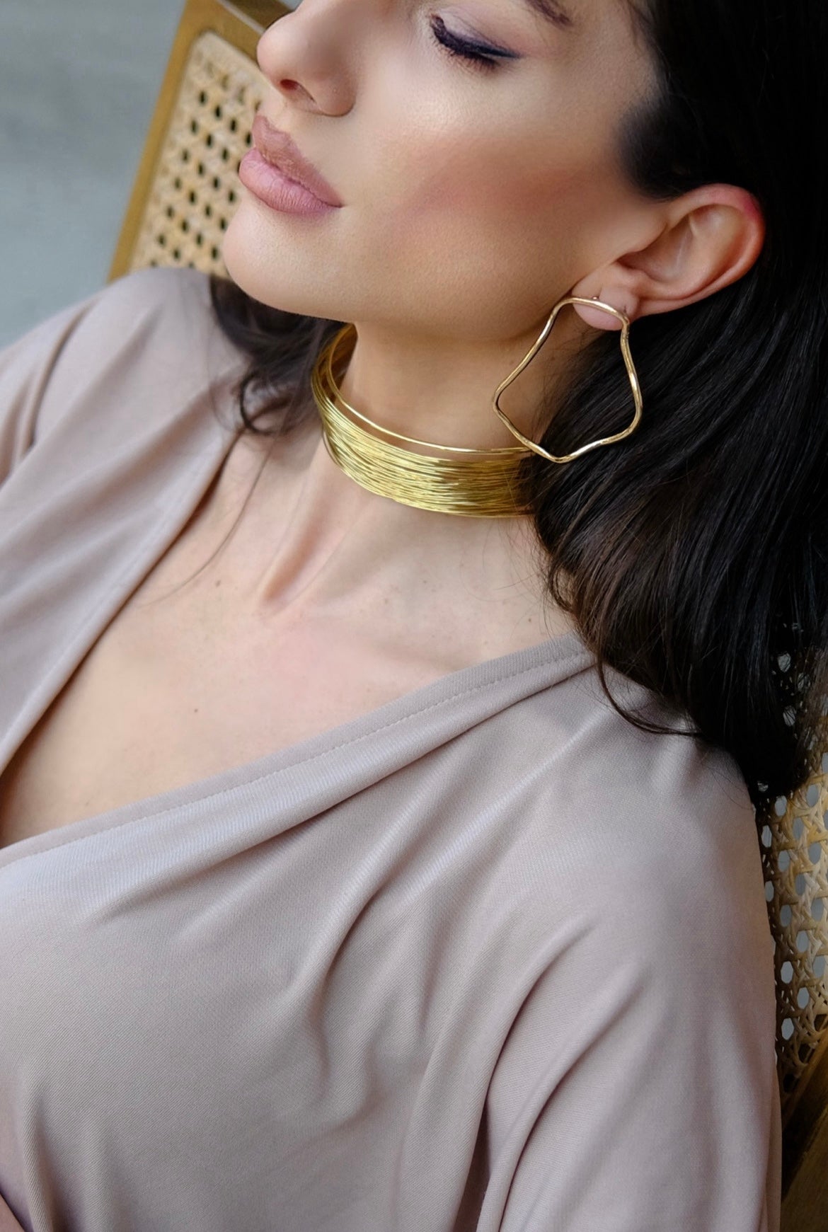 LUCE CHOCKER